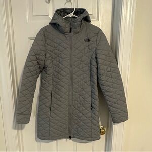 The North Face womens Gray quilted Hooded thermoball parka Jacket